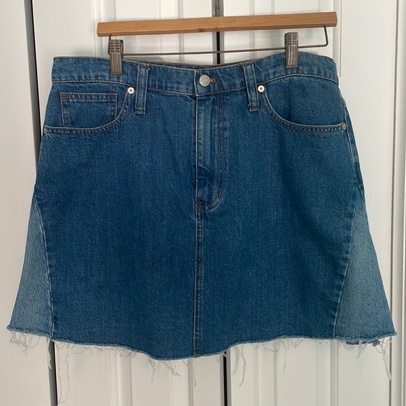 Madewell denim skirt in size 32. Only worn once :)💙 - Picture 1 of 4